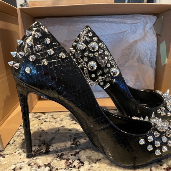 Steve Madden,  Veronica Stilettos, size 7 - Picture 2 of 8